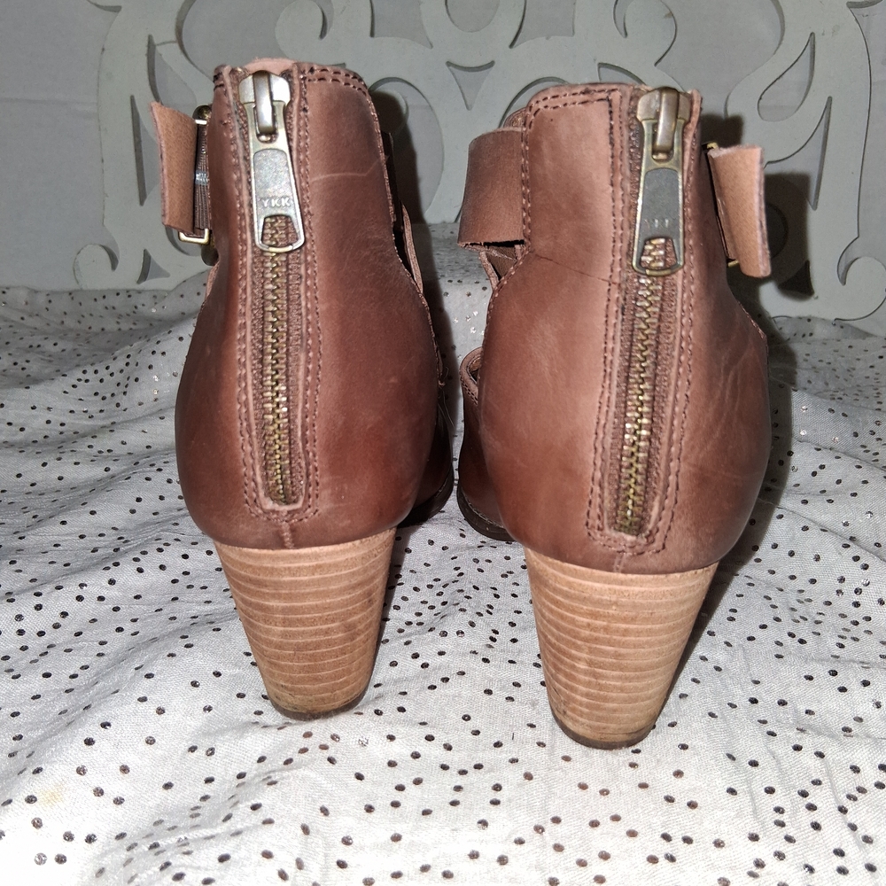 Elegant Brown Vionic Leather Ankle Boots - Picture 4 of 6